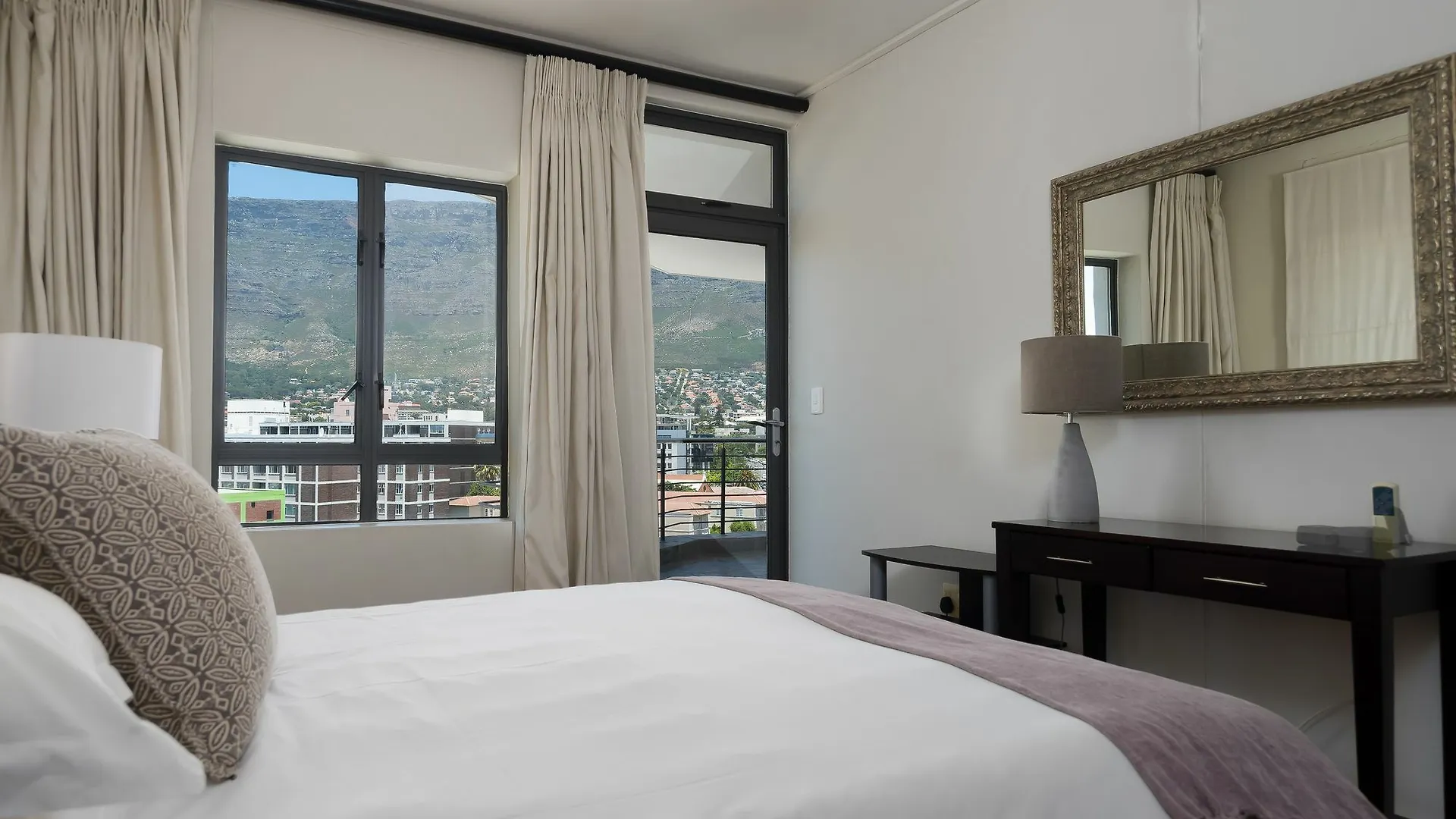 Flatrock 905 Apartment Cape Town